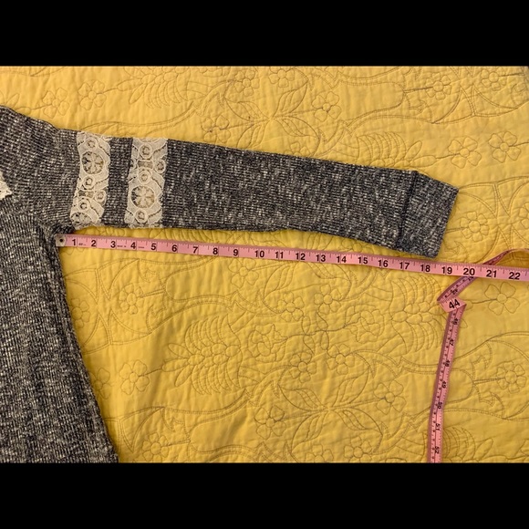 Cute ladies top from Rewind - Picture 3 of 12